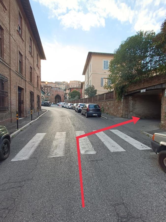 Апартаменти Firsthouse - Nel Centro Storico Con Parcheggio Gratuito Сієна Екстер'єр фото